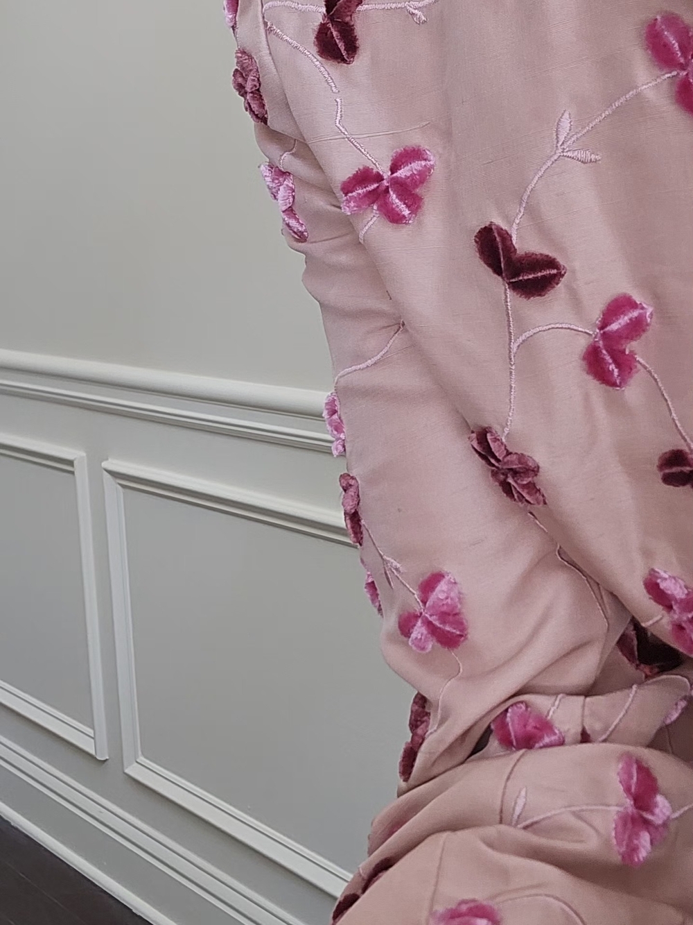 Pink Embroidered Floral Robe - Picture 6 of 7